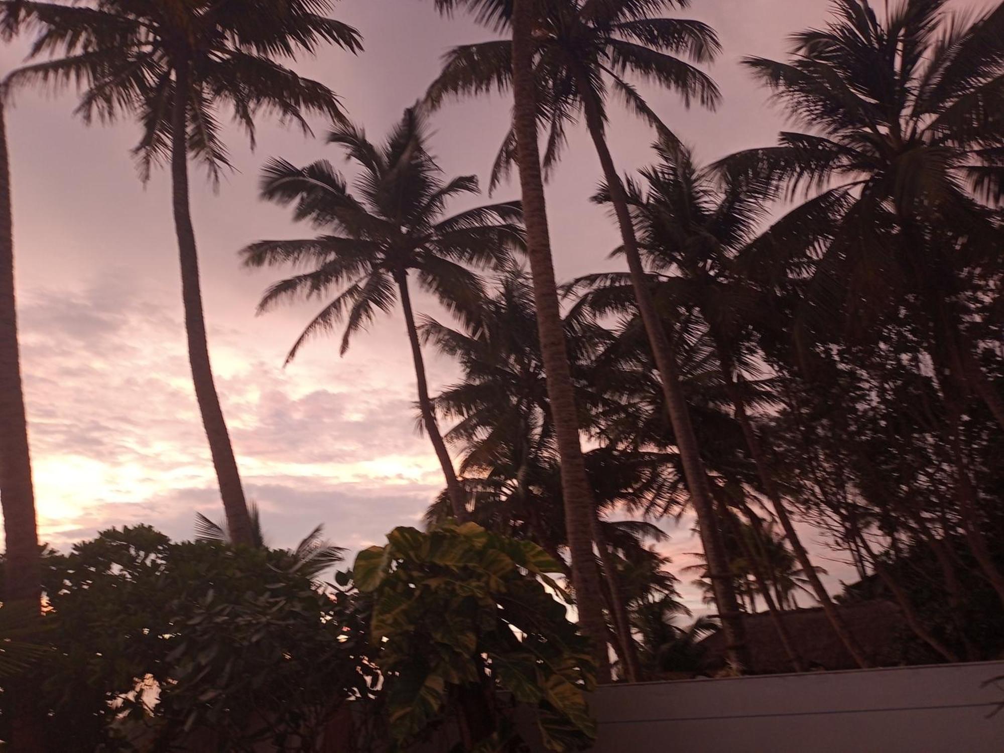 Blue Ocean Villa Хиккадува Экстерьер фото