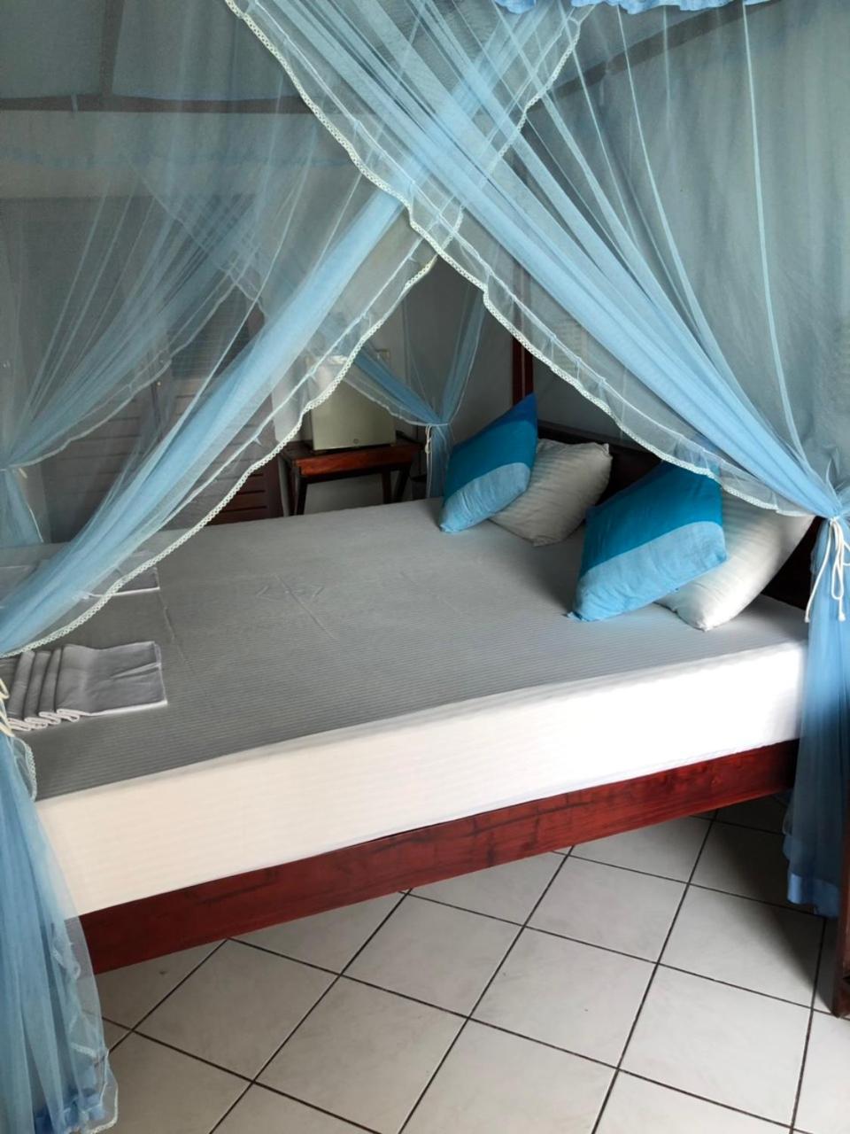 Blue Ocean Villa Хиккадува Номер фото