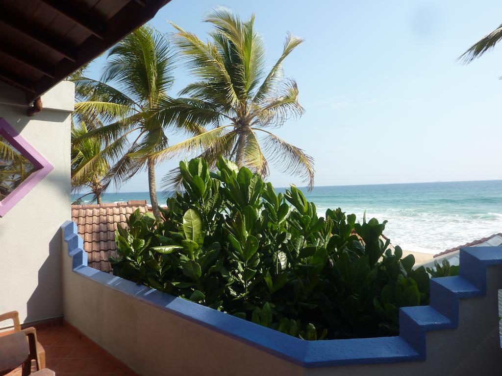 Blue Ocean Villa Хиккадува Экстерьер фото