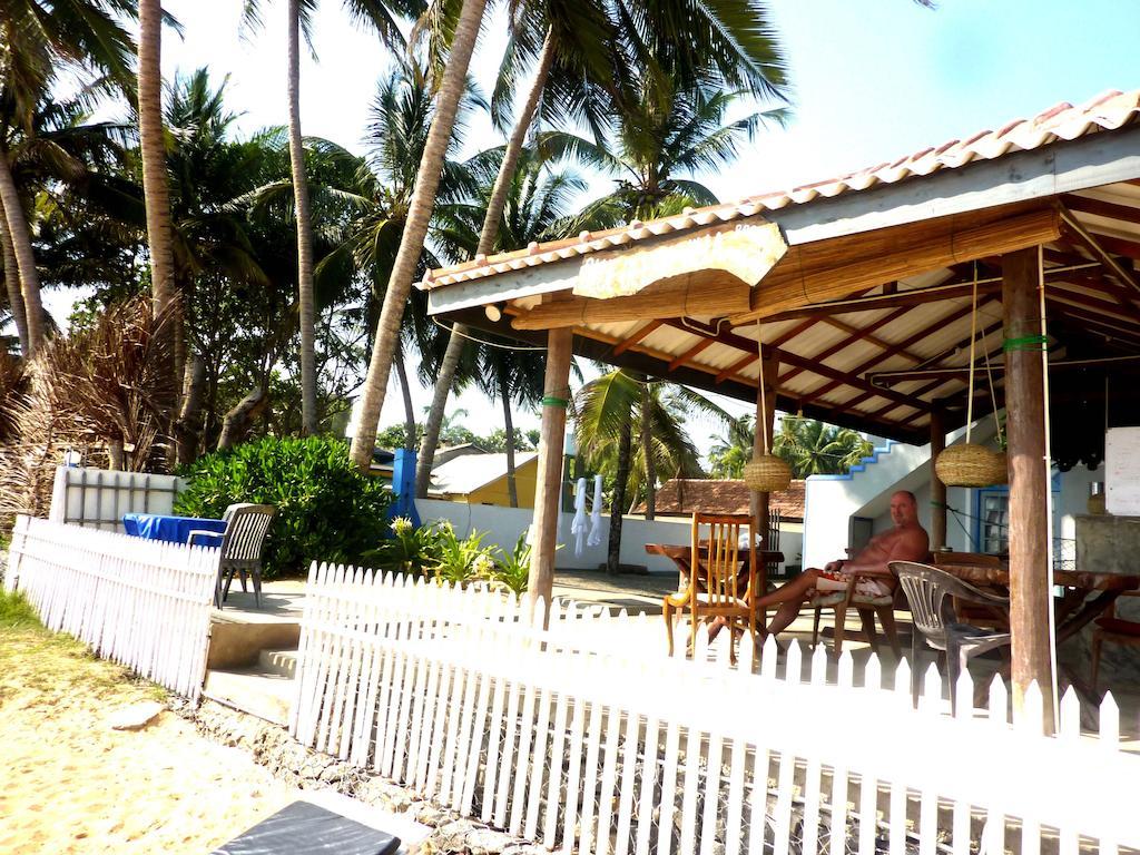 Blue Ocean Villa Хиккадува Экстерьер фото