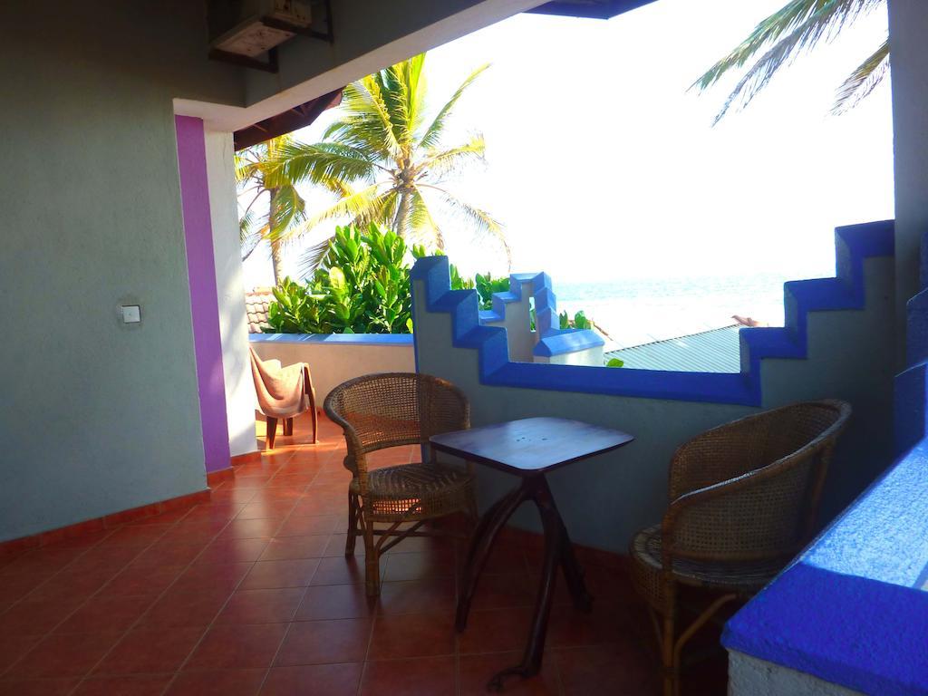 Blue Ocean Villa Хиккадува Экстерьер фото