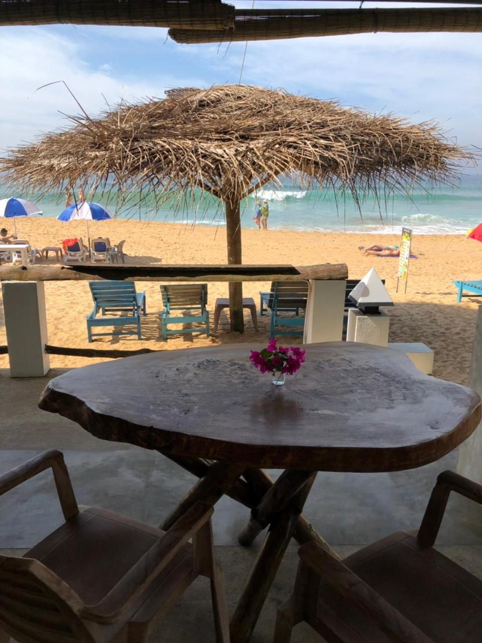 Blue Ocean Villa Хиккадува Экстерьер фото