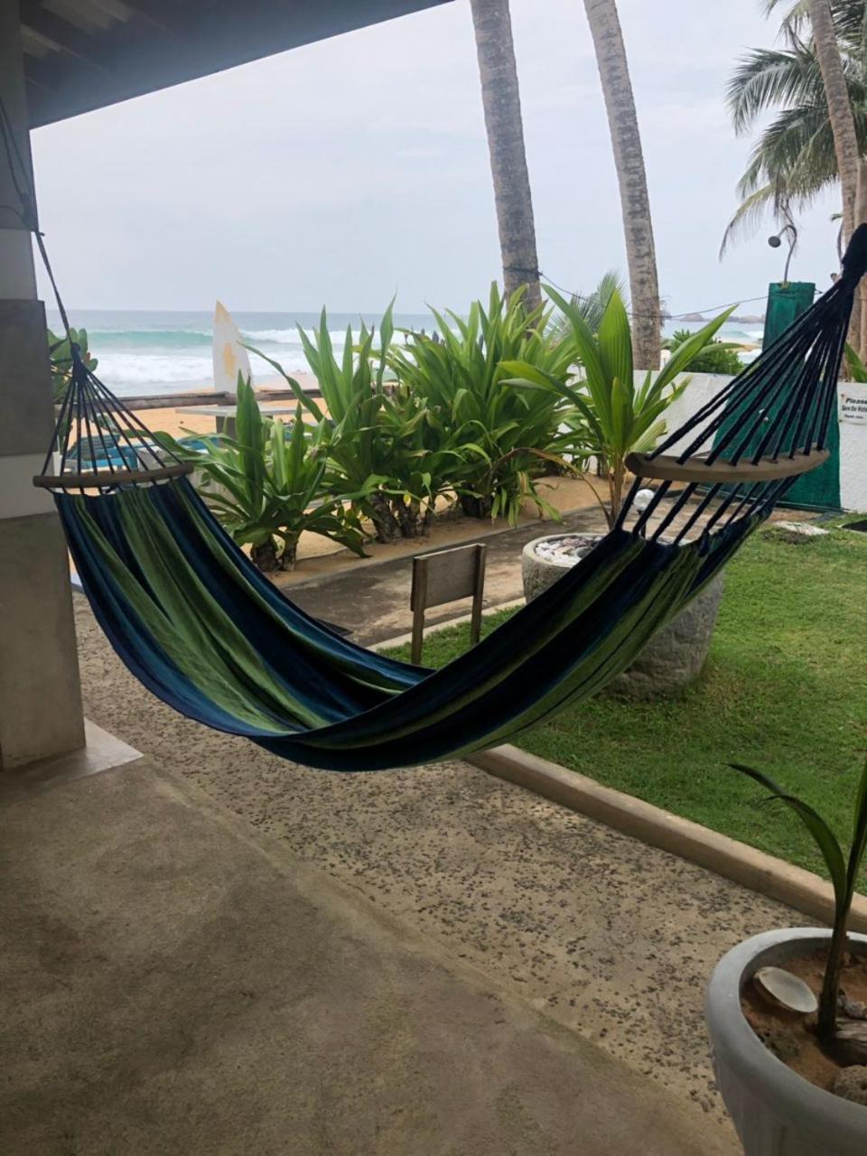 Blue Ocean Villa Хиккадува Экстерьер фото
